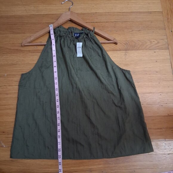 GAP NWT High Neck Ruffle Crinkle Blouse Tank Olive Green Medium - Picture 9 of 9